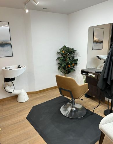 Salon Refit